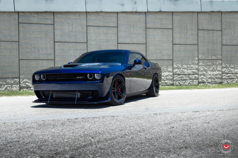  Dodge Challenger SRT on Vossen Wheels (HC-1) 2017 года  (фото 14 из 20)